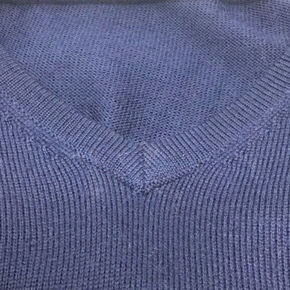 John W. Nordstrom Merino Wool V-Neck Sweater (F12) - Picture 5 of 7